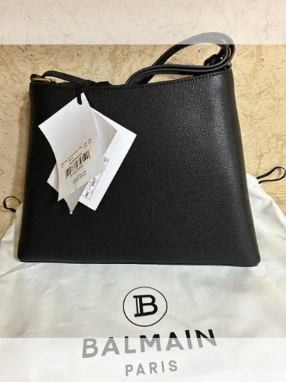 Balmain NWT Embleme Shoulder Bag in Grained Leather (ORIG. $1195) BLACK